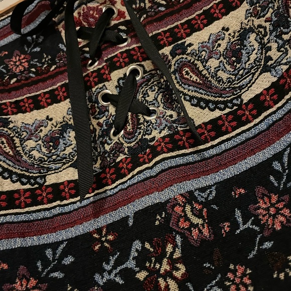 Short skirt autumn - Picture 2 of 2